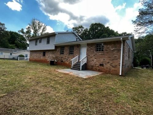 2128 Kings Forest Dr, Conyers, GA 30013-2024