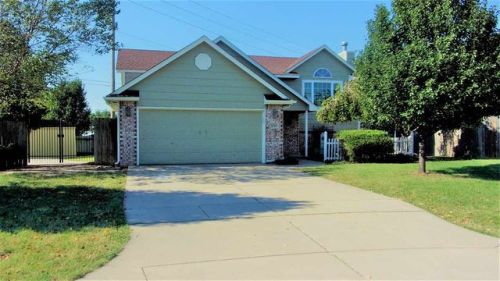 2333 Rutledge Cir, Wichita, KS 67209-4205