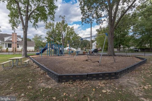 6318 Linden St, Shady Side MD  20764-2910 exterior