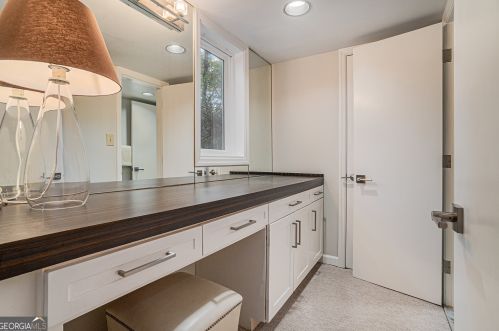 887 Berkshire Rd, Atlanta GA  30324-4929 exterior