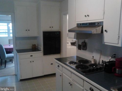 4042 Whiting Rd, Marshall, VA 20115-3342