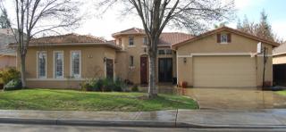 930 Orangewood Ave, Clovis, CA 93611-3508