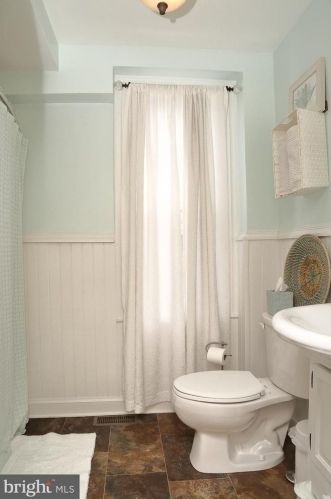 237 Cherry St, Lancaster PA  17602-2725 exterior