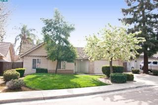 6007 School Ct, Visalia, CA 93291-5100