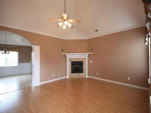 204 Raleigh Dr, Warner Robins GA  31088-2105 exterior