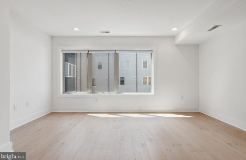 148 Front St, Philadelphia PA 19106-0020 exterior