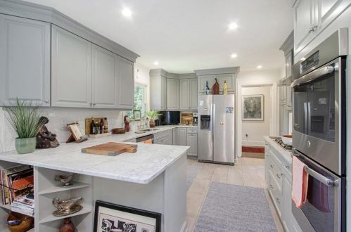 4142 Haverhill Dr, Atlanta GA  30342-3818 exterior
