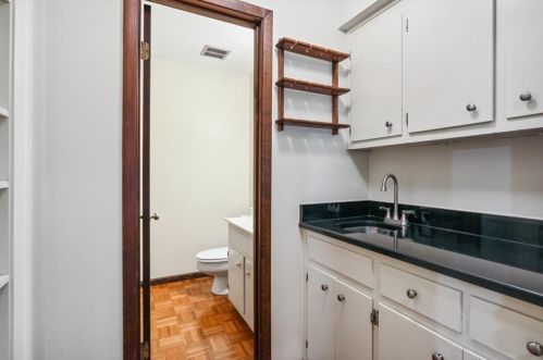 300 Elden Dr, Atlanta GA  30342-2032 exterior