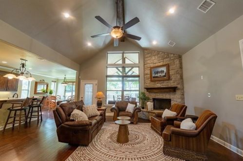 3608 De Cordova Ranch Rd, Granbury TX 76049-6262 exterior