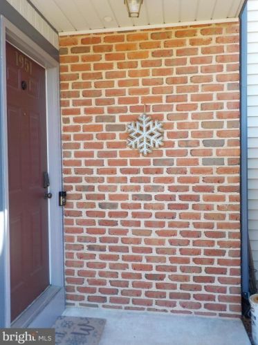 1951 Deer Path Rd, Harrisburg, PA 17110-3490