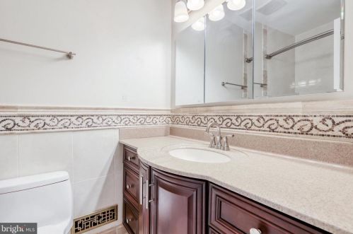 7218 Gentian Ct, Springfield VA  22152-3847 exterior