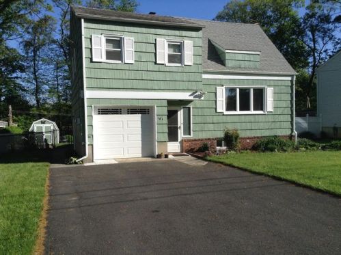 101 Pearl Pl, Green Brook, NJ 08812-1622