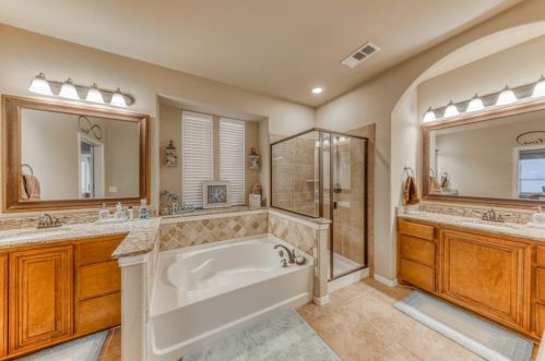 308 Darlington Trl, Fort Worth TX  76131-3584 exterior