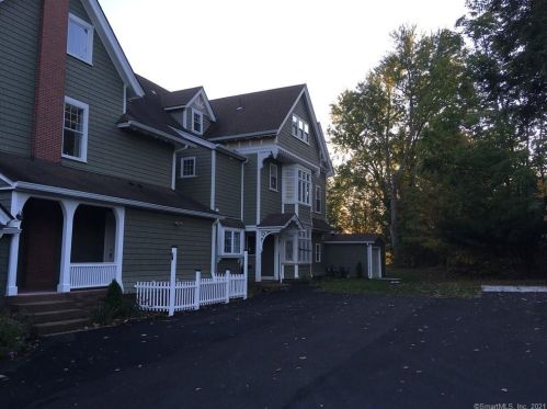 122 Newfield St, Middletown CT  06457-2528 exterior