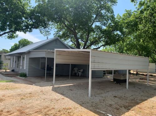411 Pine St, Nocona TX 76255-1412 exterior