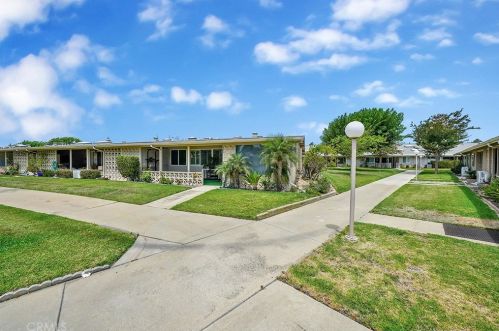 1125 Northwood Rd, Seal Beach, CA 90740-7103
