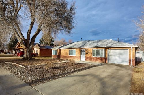 840 Ursula St, Denver CO  80011-6656 exterior