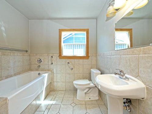 6107 Felix Ave, Austin TX  78741-3312 exterior