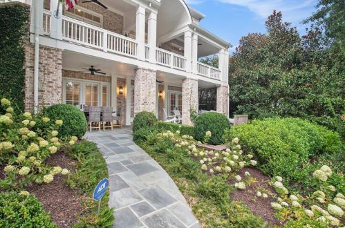 271 Hillside Dr, Atlanta GA  30342-3623 exterior