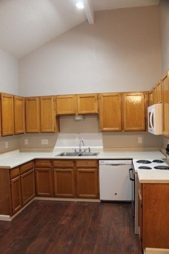 310 Amberway Ln, Garland TX  75040-3702 exterior