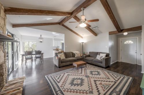 6500 Brushy Ridge Cv, Austin, TX 78744-3551