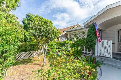 341 Chevy Chase Dr, Glendale CA  91204-3921 exterior