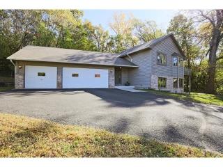 3701 Westmark Dr, Hopkins, MN 55345-2246