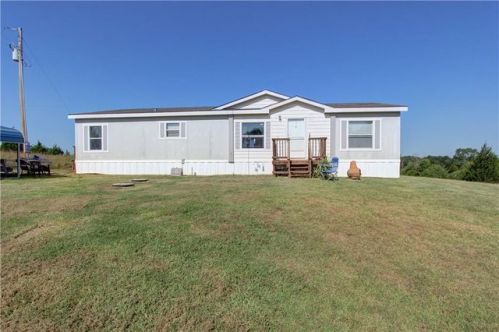 9977 Forest Hills Dr, Harrah, OK 73045-8882