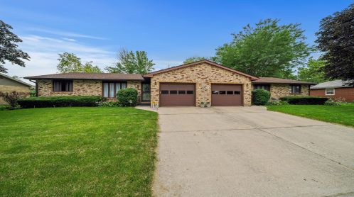 1242 Sunnymeade Dr, Hillcrest, IL 61068-1134