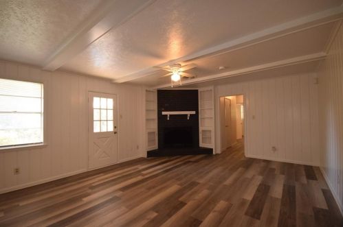 220 Victorian Dr, Fort Worth TX  76134-4616 exterior