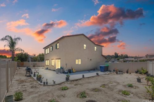 851 Salinger Pl, San Jacinto, CA 92583-2055