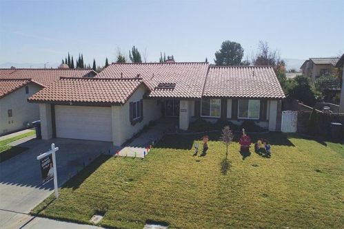 3836 Vista Circle Dr, Lancaster, CA 93536-5451