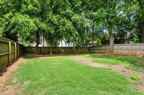 184 Hutchinson St, Atlanta GA  30307-3820 exterior