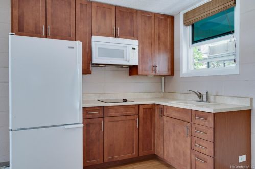 135 Uluniu Ave, Honolulu, HI 96815-3264