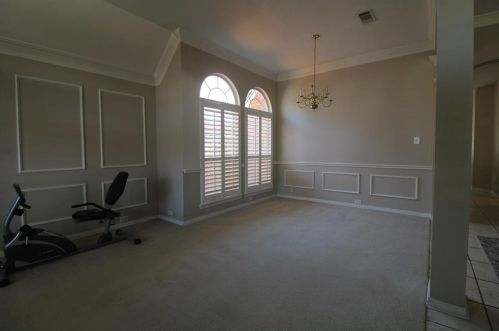 8652 Wellington Pt Dr, Irving TX 75063 exterior