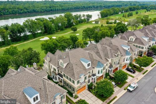 18356 Fairway Oaks Sq, Leesburg, VA 20176-8460