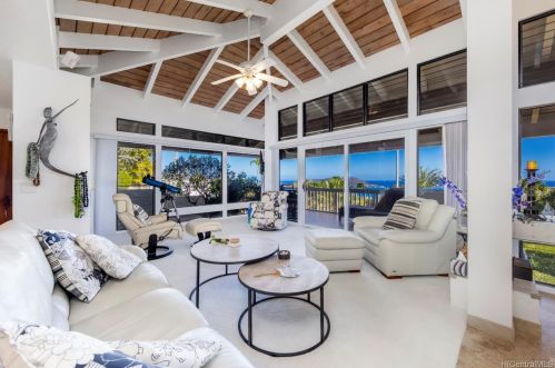178 Maono Pl, Honolulu, HI 96821-2529