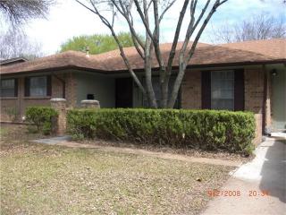 3010 Lynridge Dr, Austin TX  78723-2342 exterior