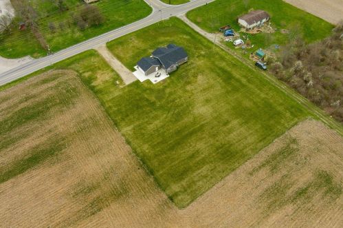 2536 Moorefield Rd, Springfield OH  45502-8209 exterior