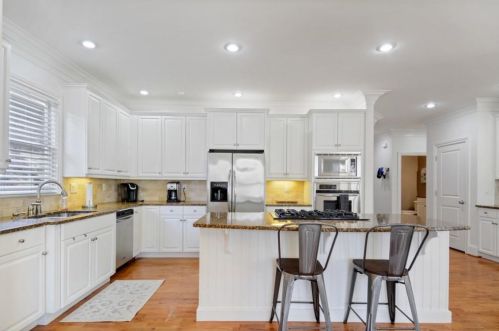 1235 Brooke Greene, Atlanta, GA 30319-4715