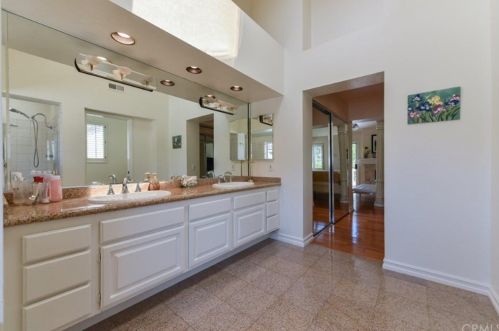 15 Sunrise, Irvine CA  92603-3719 exterior