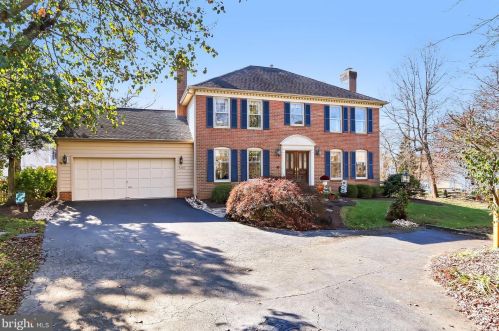 5425 Rilian Ct, Springfield, VA 22015-2171