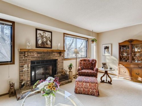 199 Bridlewood Dr, Saint Paul MN  55119-4669 exterior