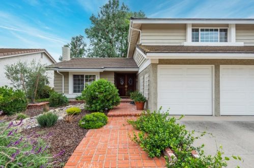 6048 Larkellen Ct, Calabasas, CA 91377-1114