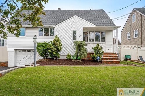 146 Mcguire St, Metuchen, NJ 08840-2845