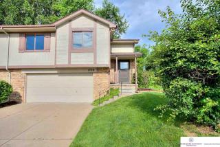 1720 121st St, Omaha, NE 68154-1383