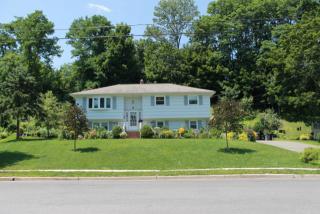 8 Lundy Ter, Kinnelon, NJ 07405-1926