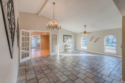 1939 Rambling Rdg Ln, Carrollton TX 75007-3154 exterior