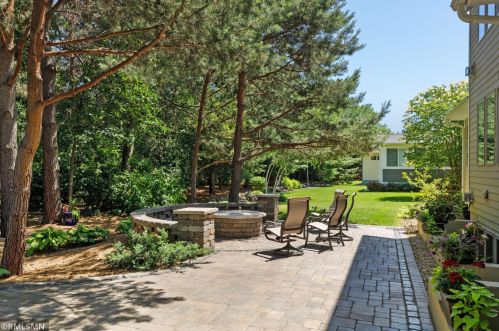 4766 Cumberland St, Saint Paul MN  55126-6061 exterior