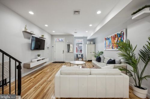 1226 4 St, Philadelphia PA 19147-0052 exterior